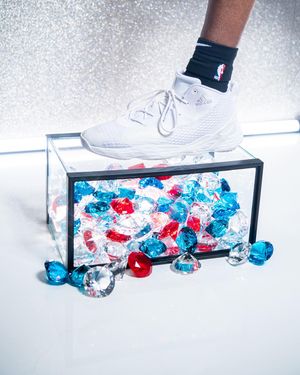 Image post by @nbakicks on Instagram