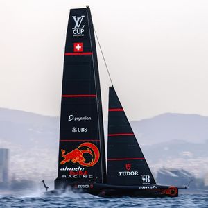 Image post by @redbullshop on Instagram