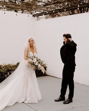 Image post by @theknot on Instagram