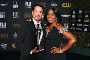 Image post by @IMDb on Twitter