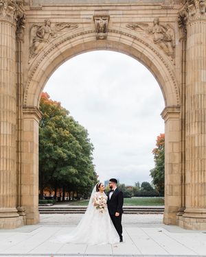 Image post by @thismodernlovephoto on Instagram