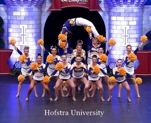 Image post by @hofstradanceteam on Instagram