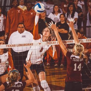 Image post by @texasvolleyball on Instagram