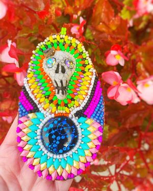 Image post by @beadcache on Instagram