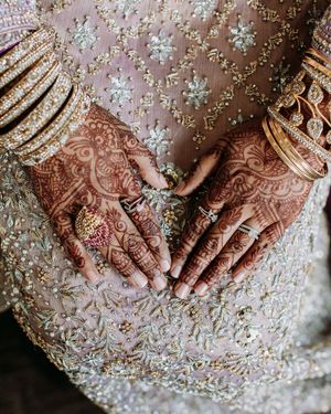 Image post by @thismodernlovephoto on Instagram