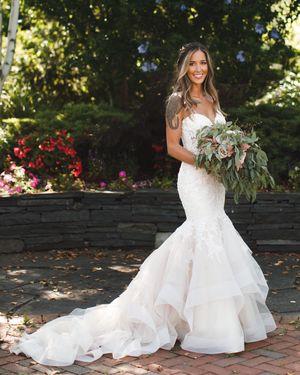 Image post by @theknot on Instagram