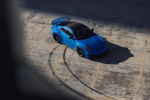 Image post by @race.service on Instagram