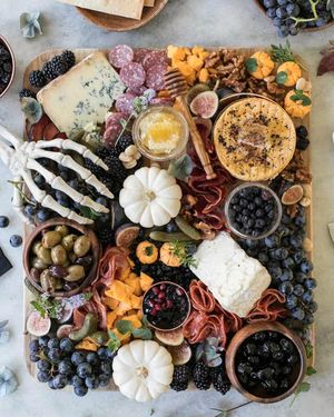 Image post by @sugarandcharm on Instagram