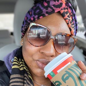 Image post by @blackgirlsinstarbucks on Instagram