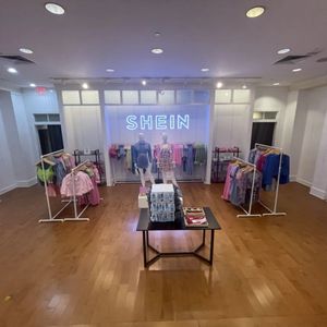 Image post by @shein_us on Instagram