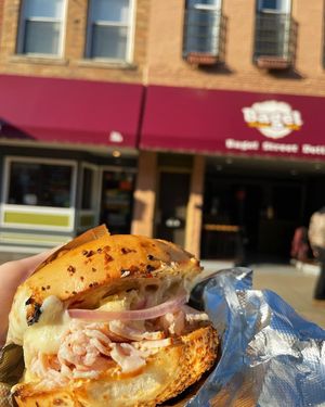 Image post by @bagelstreetdeli on Instagram