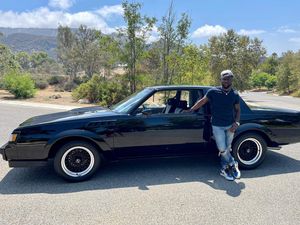 Image post by @kevinhart4real on Instagram