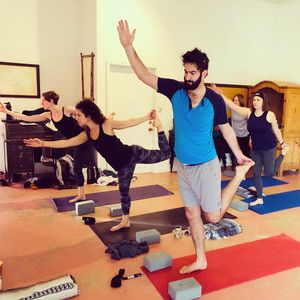 Image post by @yogapartylive on Instagram