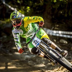 Image post by @foxmtb on Instagram
