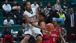 Image post by @49ersbasketball on Instagram