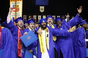 Image post by @hofstrau on Instagram
