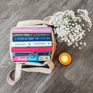 Image post by @blondiereads_ on Instagram
