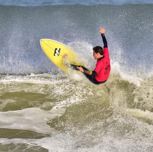 Image post by @wsl.qs on Instagram