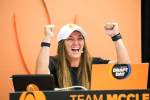 Image post by @auprosoftball on Instagram