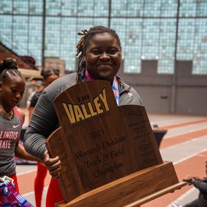 Image post by @ISURedbirds on Twitter