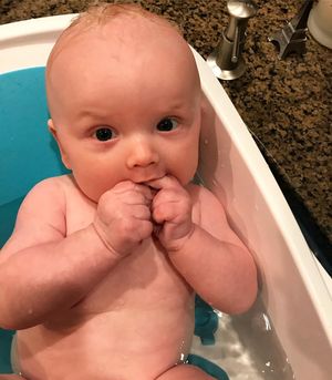 Image post by @laraleatrump on Instagram