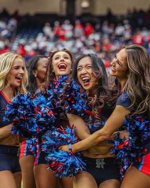Image post by @texanscheerleaders on Instagram