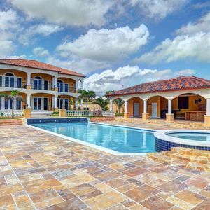 Image post by @christiesrealestate on Instagram