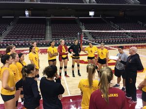 Image post by @uscwomensvolley on Instagram