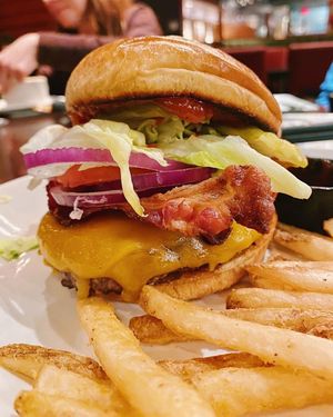 Image post by @houlihans on Instagram