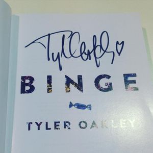 Image post by @gallerybooks on Instagram
