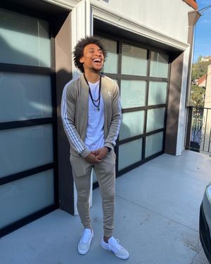 Image post by @everybody_lovesd on Instagram