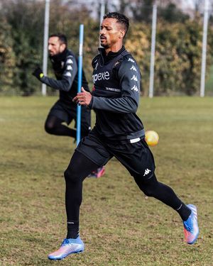 Image post by @luisnani on Instagram
