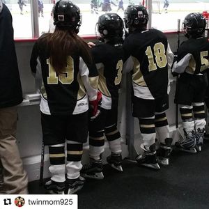 Image post by @officialminnhockey on Instagram