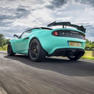 Image post by @lotuscars on Instagram