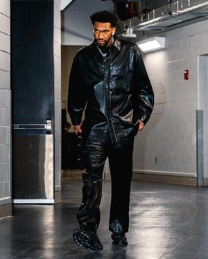Image post by @leaguefits on Instagram