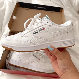 Image post by @dsw on Instagram
