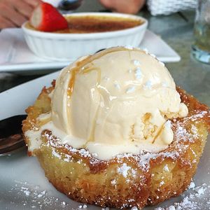Image post by @houlihans on Instagram