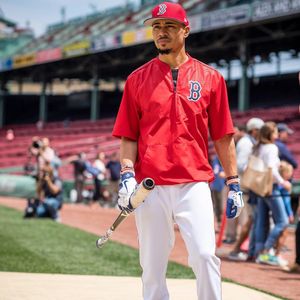 Image post by @mookiebetts on Instagram