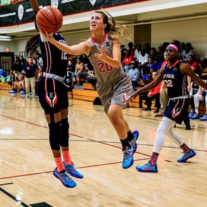 Image post by @nikegirlseybl on Instagram
