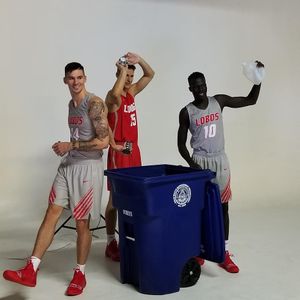 Image post by @unmlobombb on Instagram