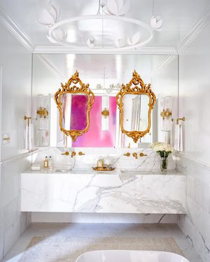 Image post by @julieneilldesigns on Instagram