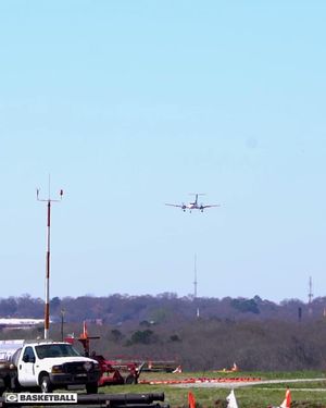 Video post by @ugabasketball on Twitter