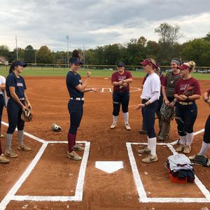 Image post by @leeusoftball on Instagram