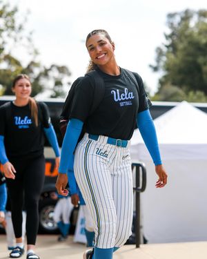 Image post by @uclasoftball on Instagram