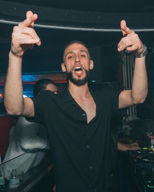 Image post by @alexwolfthedj on Instagram