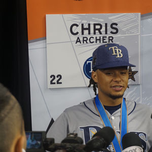 Image post by @raysbeisbol on Instagram