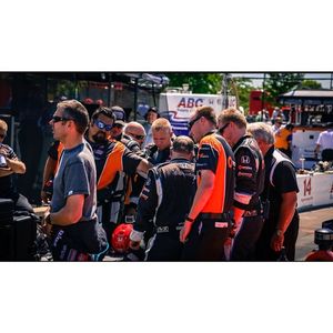 Image post by @arrowmclaren on Instagram