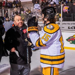 Image post by @HockeyDayMinnesota on Facebook