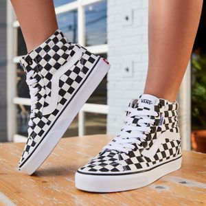 Image post by @dsw on Instagram