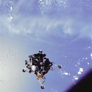 Image post by @nasaartemis on Instagram